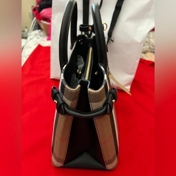 Authentic brand new burberry london 2 way bag - Picture 5 of 14